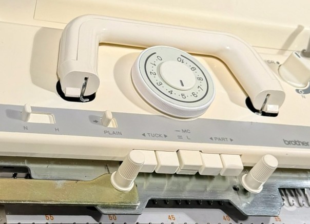 Elektronische Strickmaschinen Brother